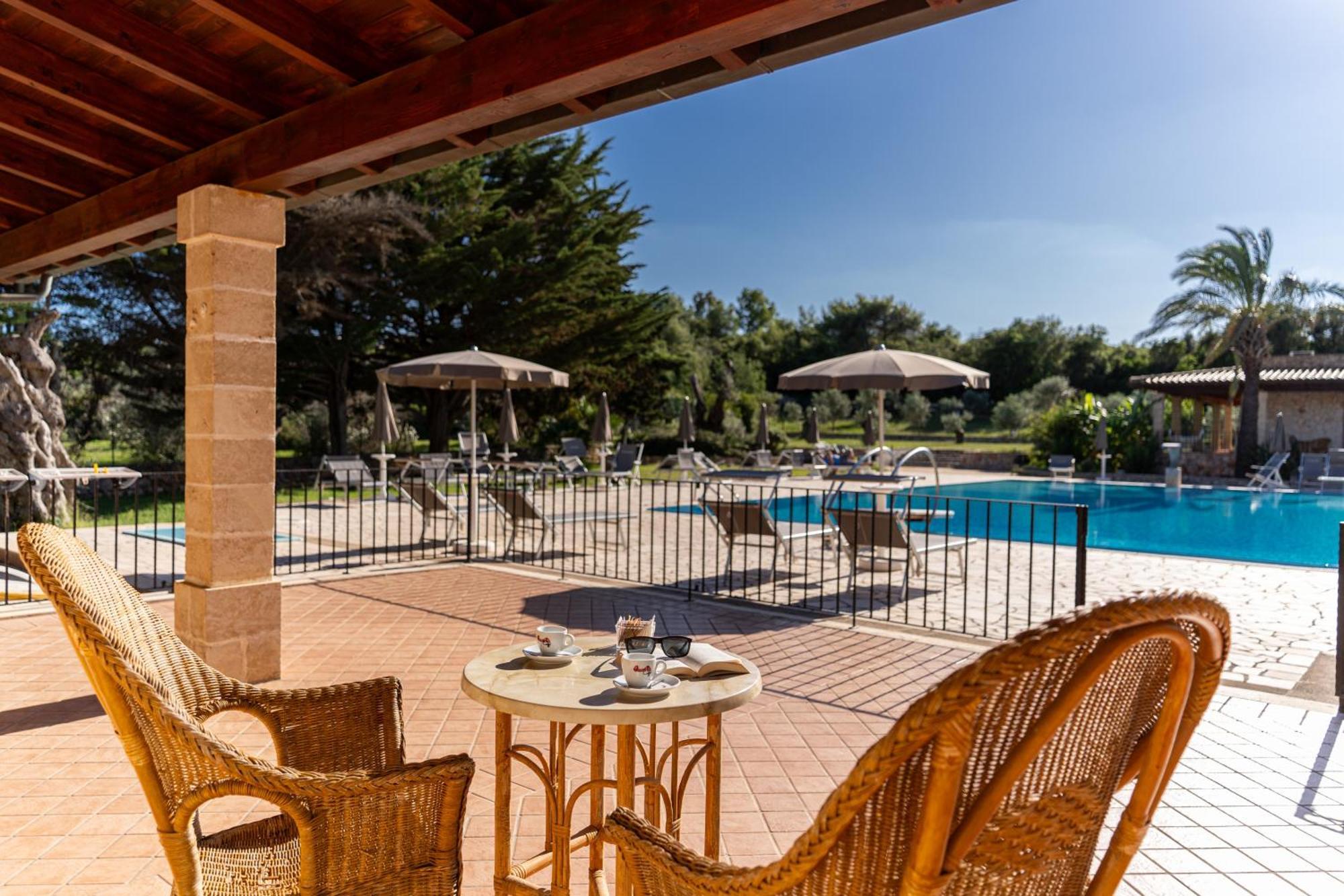 Hotel Masseria Le Pajare Presicce Bagian luar foto