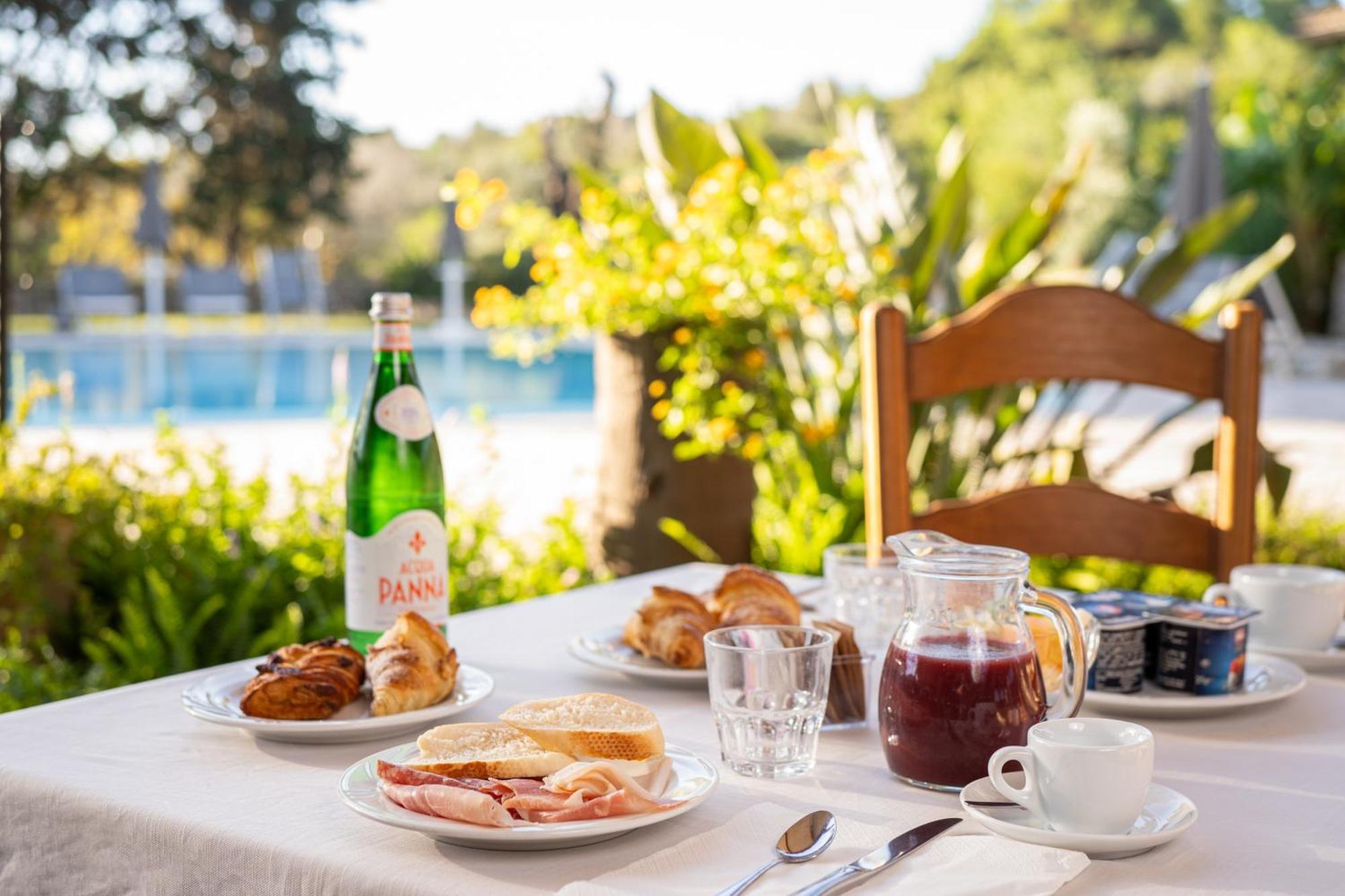 Hotel Masseria Le Pajare Presicce Bagian luar foto